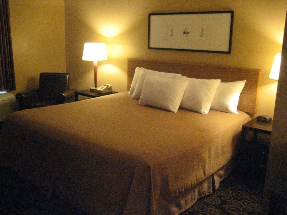 מונטיצ'לו Pine View Resort מראה חיצוני תמונה