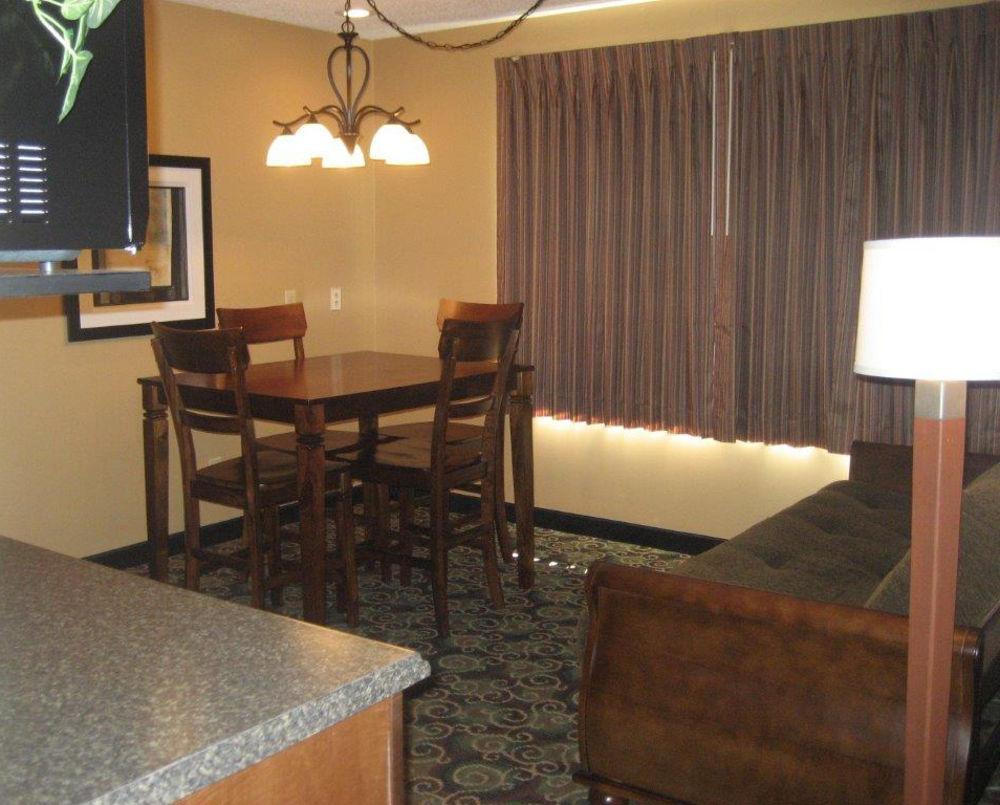מונטיצ'לו Pine View Resort מראה חיצוני תמונה